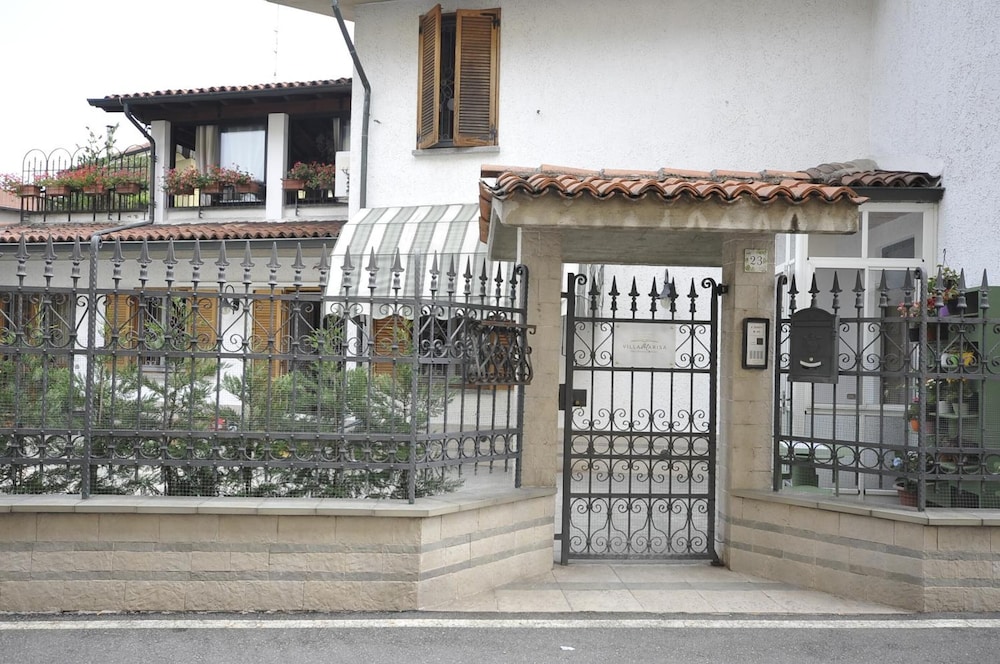 Villa Marisa bed breakfast and books