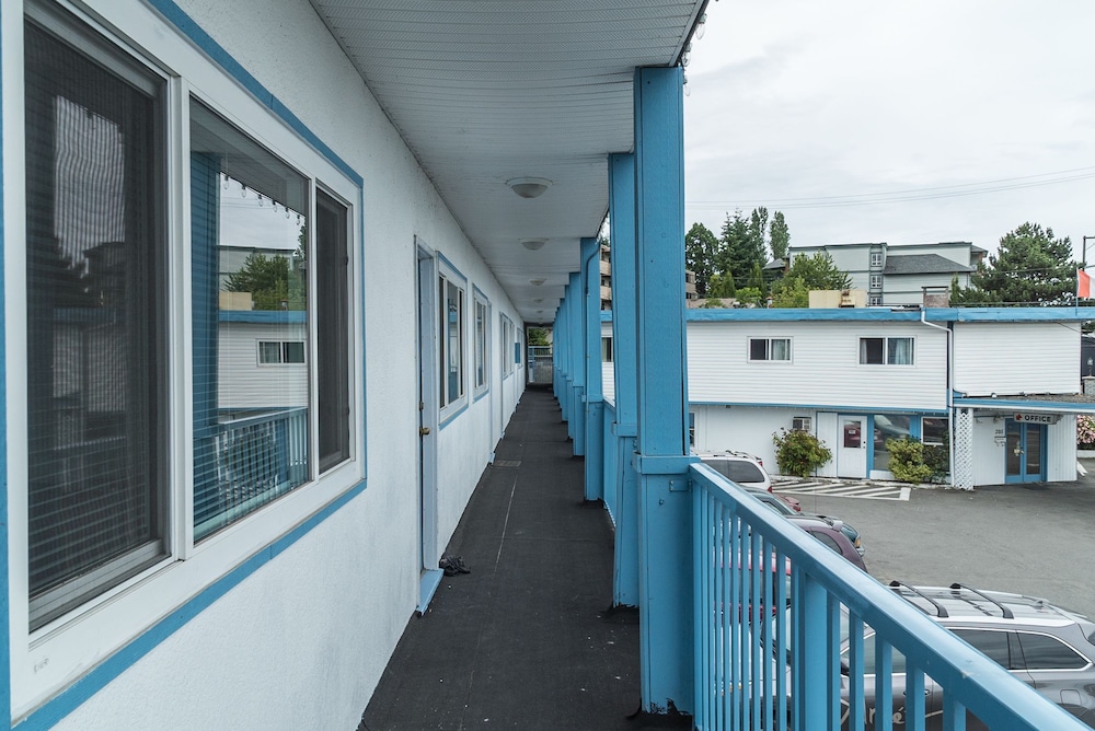 Castaway Motel