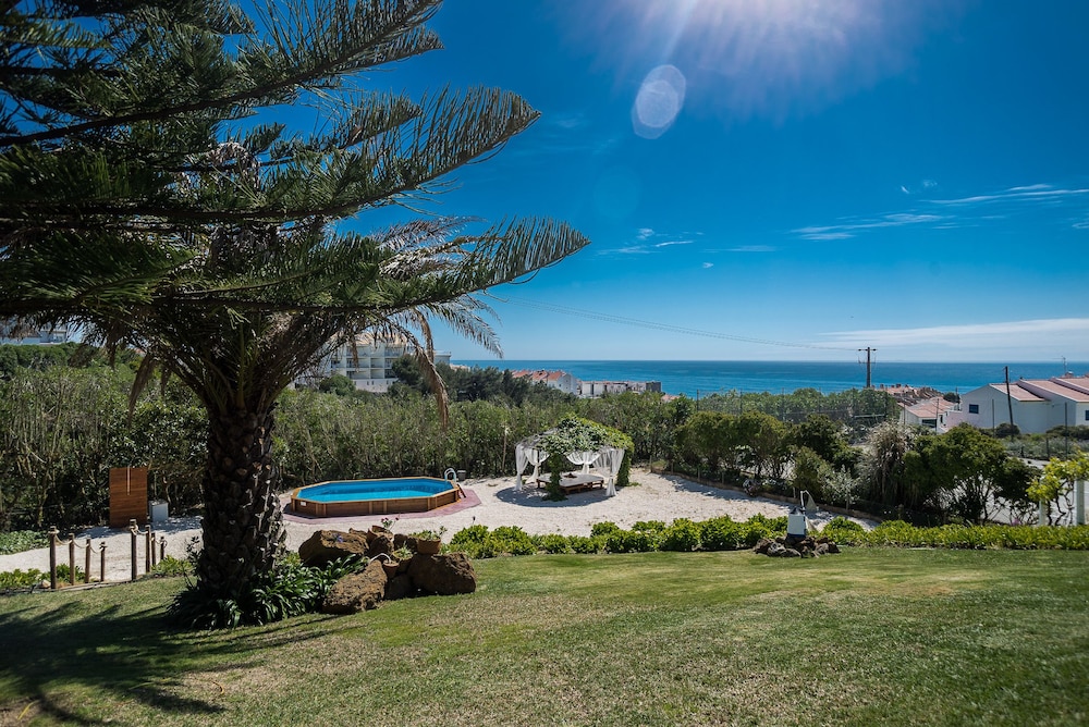 Ericeira Villa Surf Camp Hostel