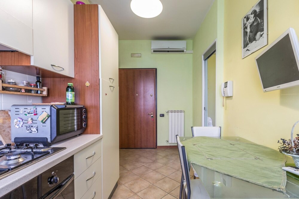 Dossetti in Bologna With 1 Bedrooms and 1 Bathrooms photo 2