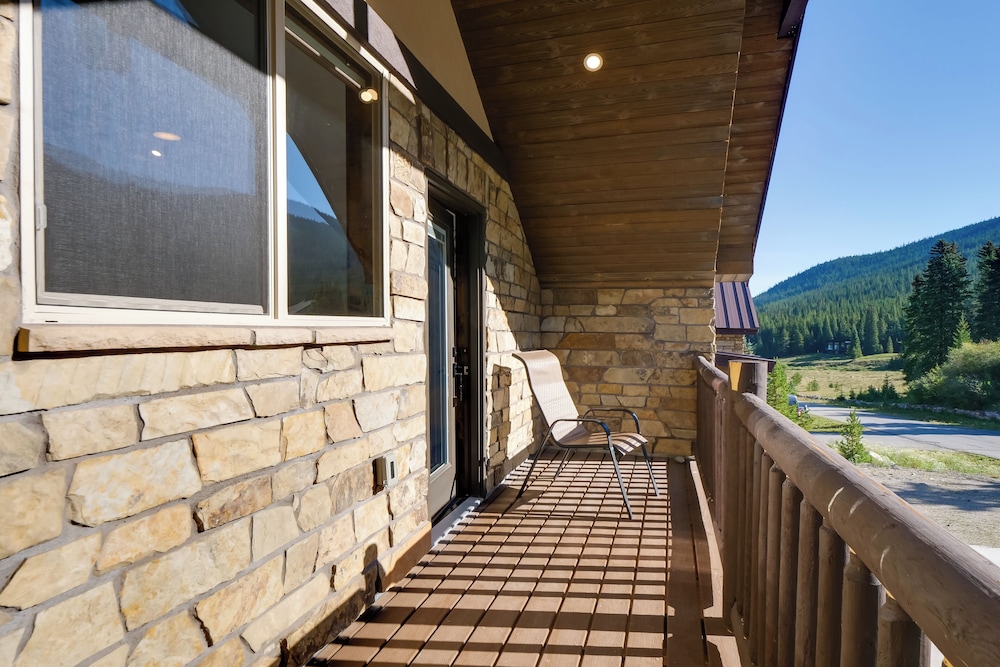 Aspen Grove Views: Spacious Duplex 5 Mi to Breck
