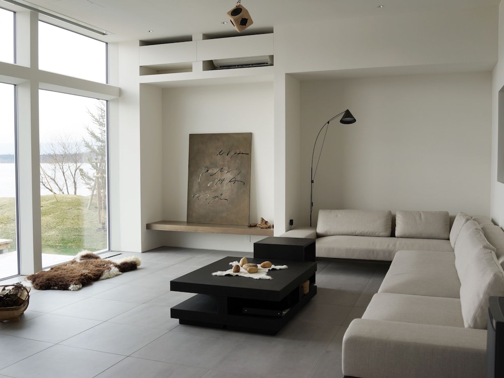 Sansui Lakeside Villa