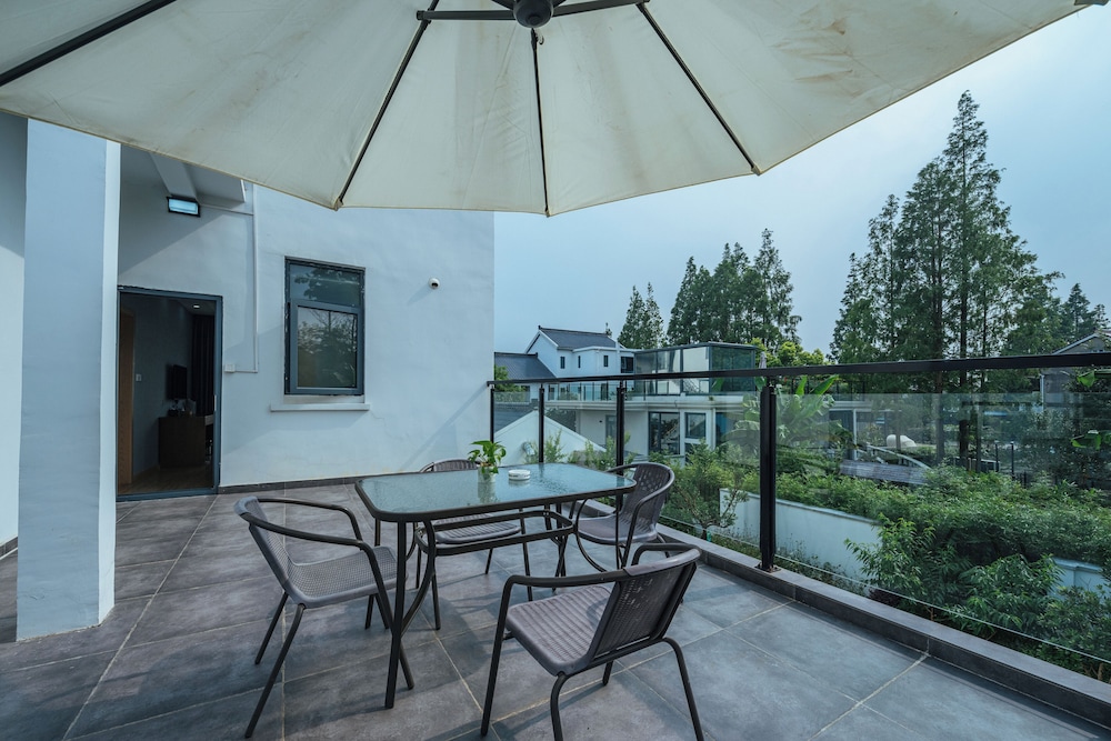 Yinshu Lunas Vila Courtyard Garden Resort Hotel (Shanghai International Tourism Resort Branch)