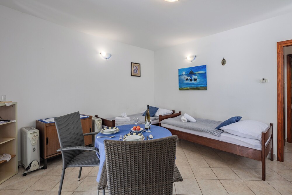 Peaceful Retreat Apartments With Terrace
