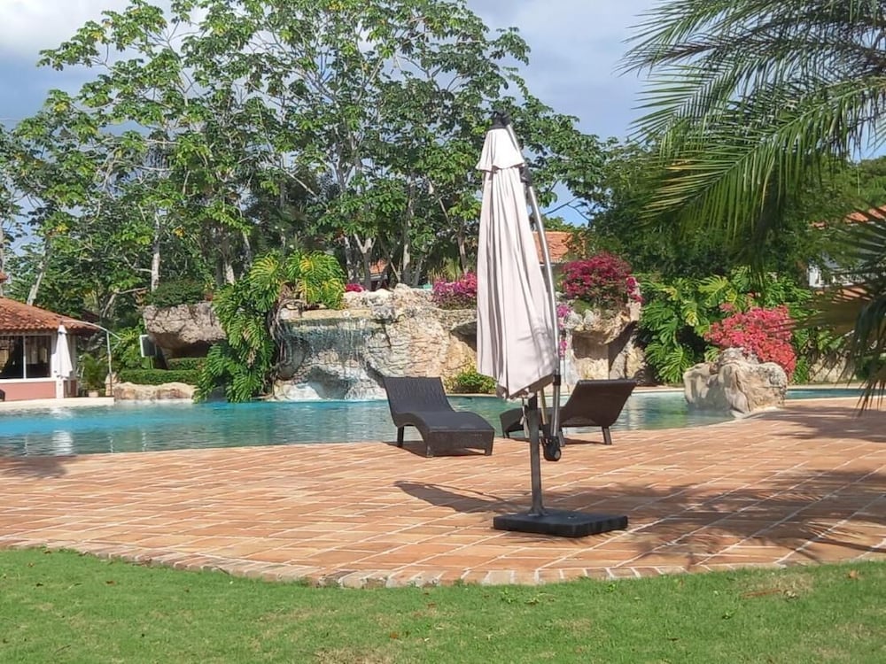 Las Brisas, Juan Dolio, 3br, 2 Pools, Jacuzzi, Beach, Golf, 7 Sleeps