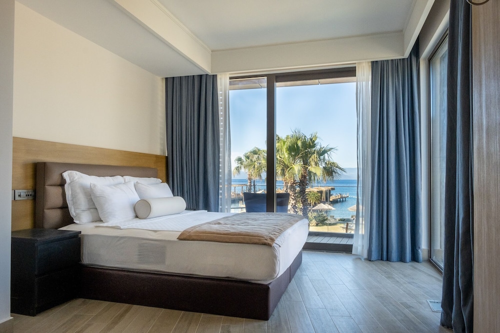 Les Sables Suites view 2