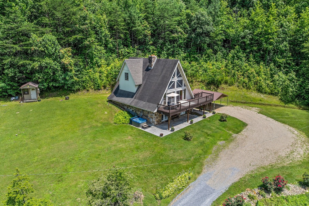 Smoky Everest 4 Bedroom Chalet