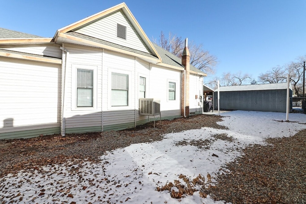Vintage Parlor 2 Bedroom Home