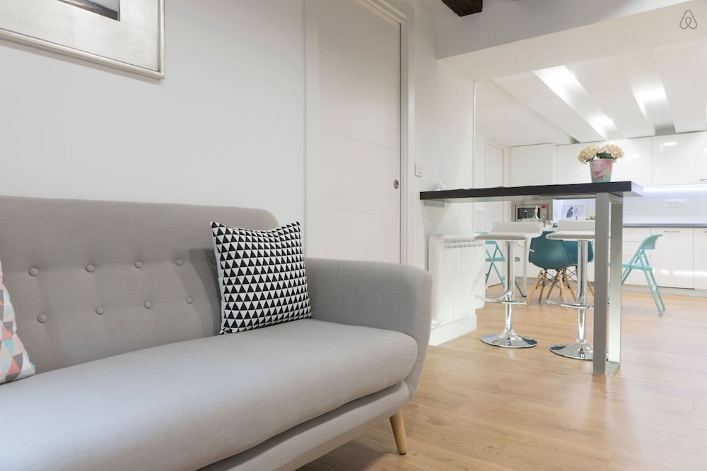 LUXURY IN OLD TOWN NEAR BEACH - by SanSebastianApartments.es photo 2