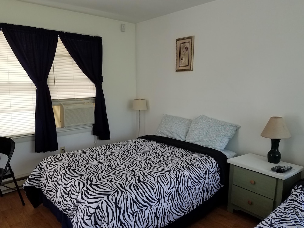 Becket Motel
