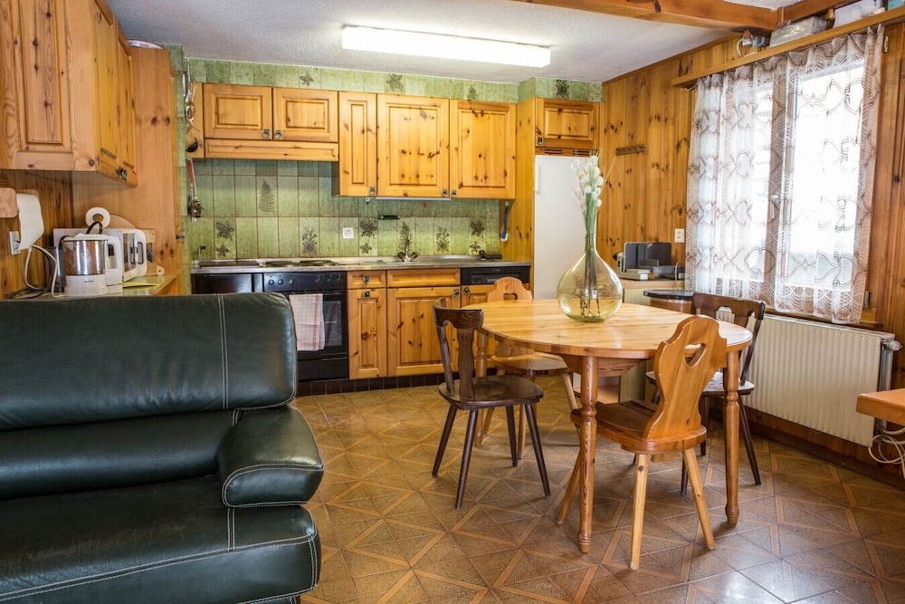 Chalet Rosaline 12 Person Beautiful Property