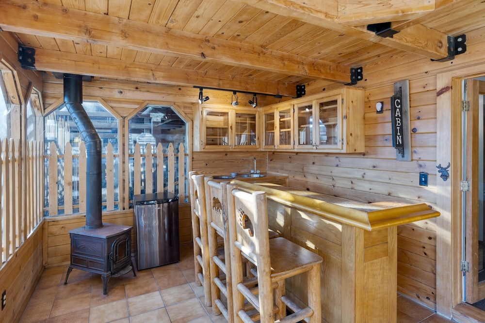 Viewtopia by Avantstay Lakefront Views Hot Tub