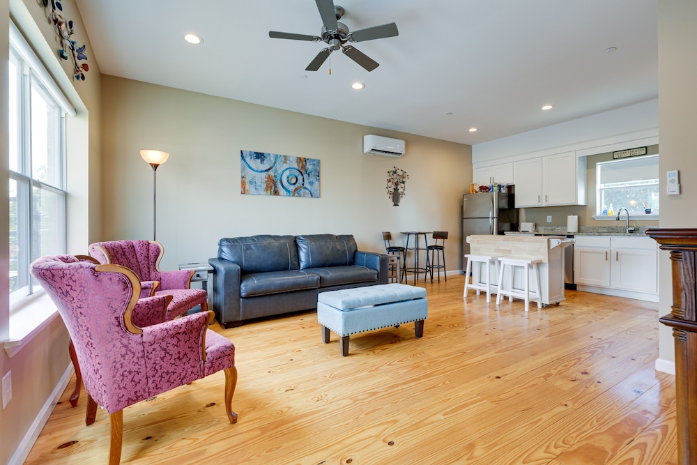 Mobile Vacations - Walkable Downtown Apt w/ Game Room! - Property Image 1
