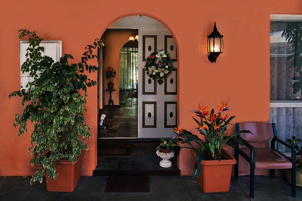The Spanish Guesthouse, Private Rooms