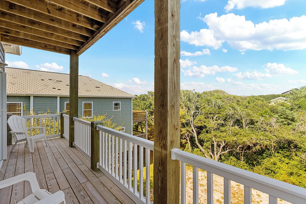 Across the Pond by Topsail Realty