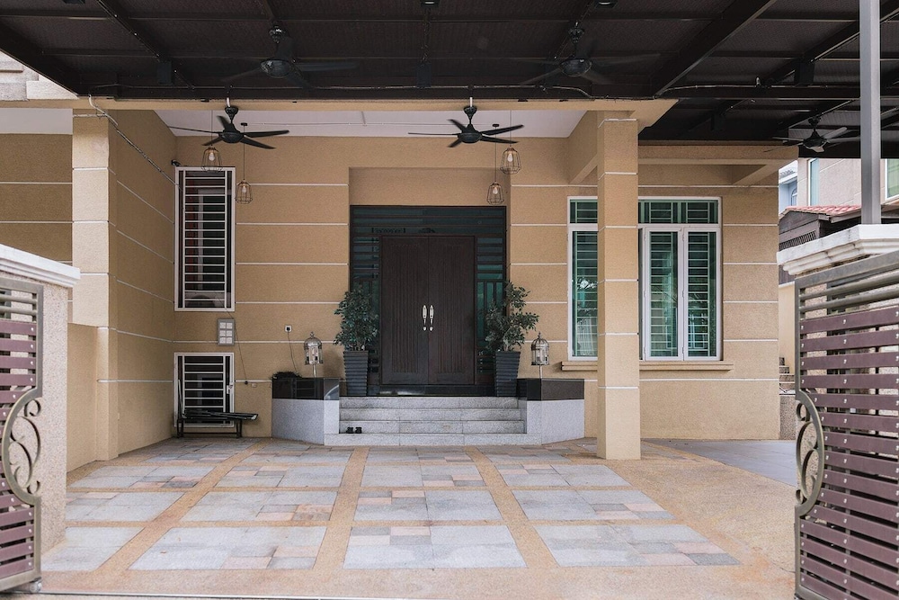 Lux 6BR Home Private Rooftop Garden Kemensah KL