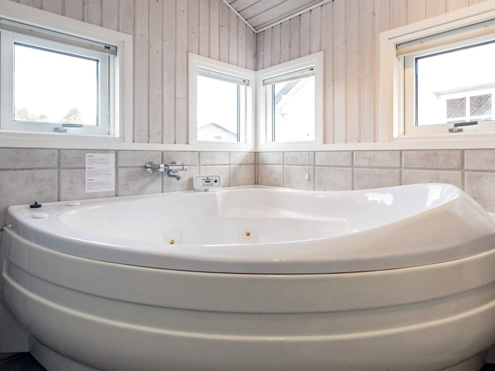 8 Person Holiday Home in Frorup-by Traum view 3