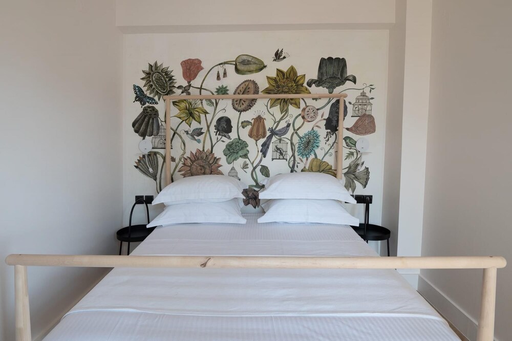 Eclectic City Getaway - Luxury Cozy Haven photo 2