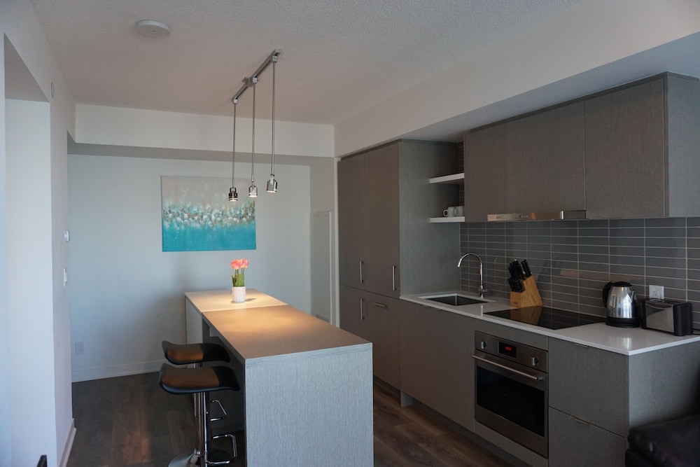 Aaira Suites at 1 York St-0