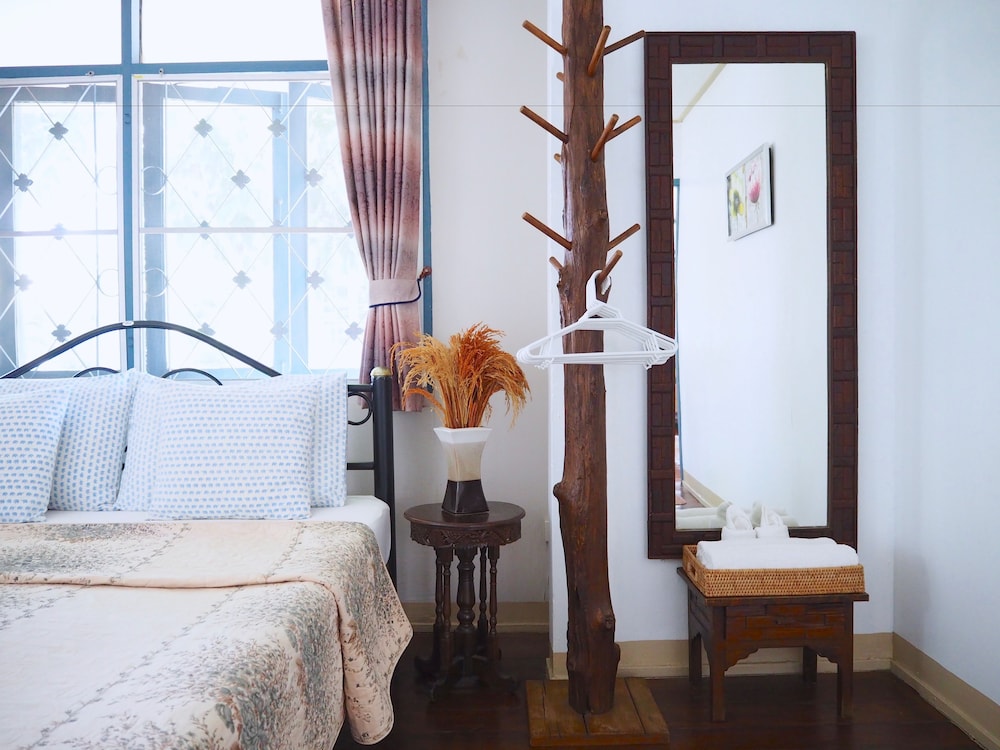 Stay With Me Guesthouse