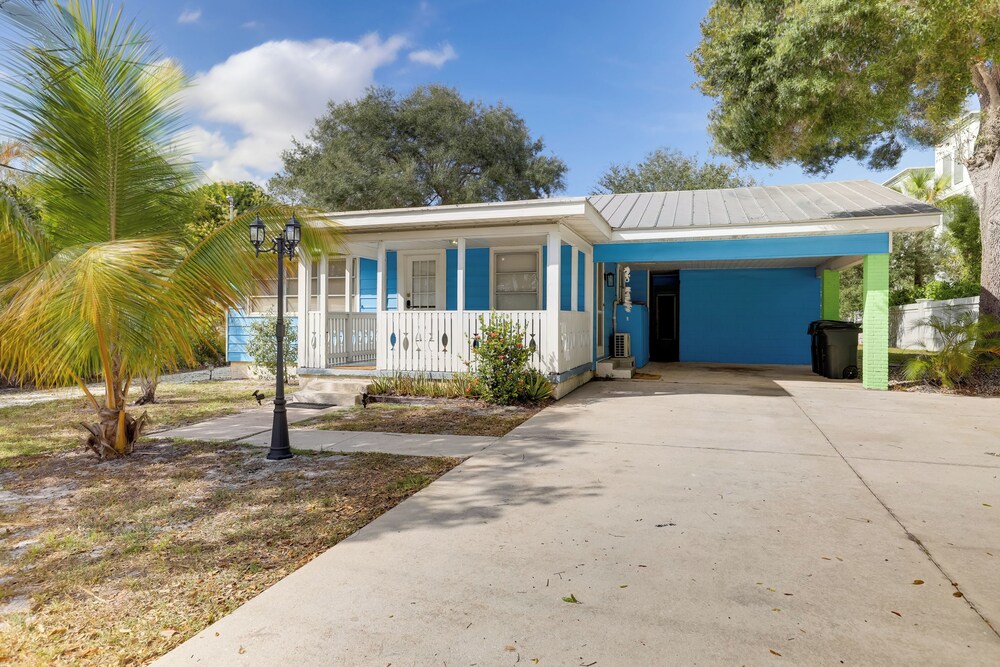 1/2 Mi to St. Lucie River: Treasure Coast Home