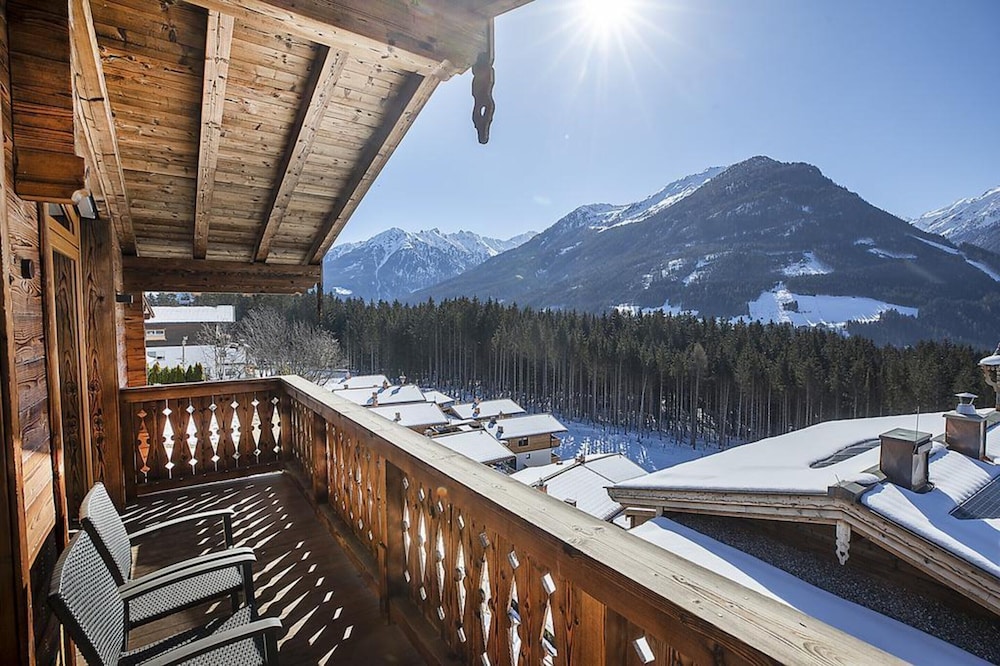 Chalet With Sauna and Natural Pool