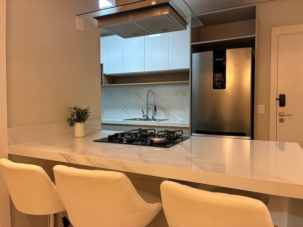 Condominium With Pool in Downtown Florianopolis - Cjos