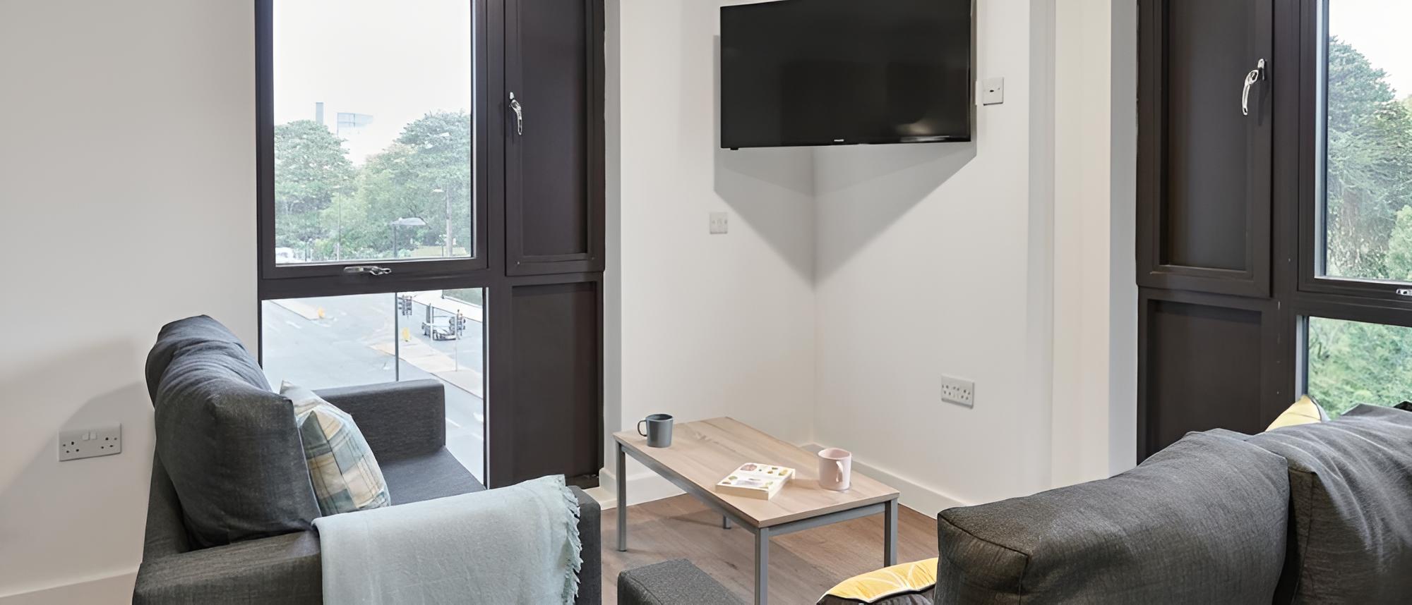 Ensuite Rooms and Studios in SOUTHAMPTON, SK - Campus Accommodation view 2