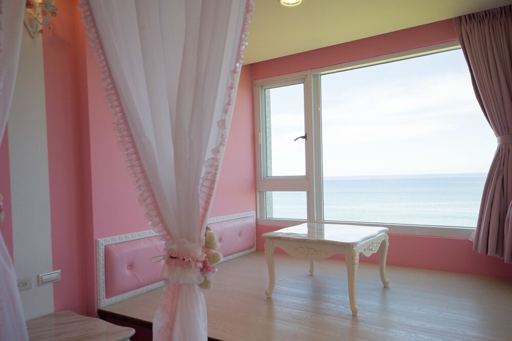 White Spray B&B