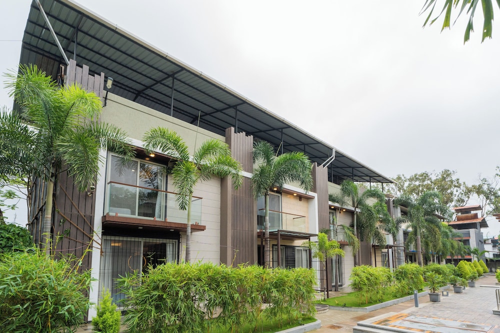 Alaya Stays - Imperial Calista 4BHK near Khandala Hills