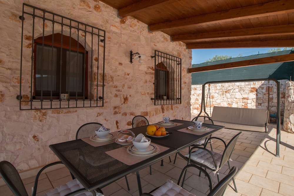 TD Villa Luna Trulli with Large Pool