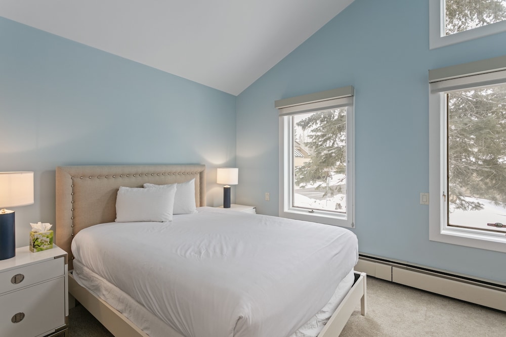 1688 - Five Bedroom with Hot Tub Pinnacle 5 Condo