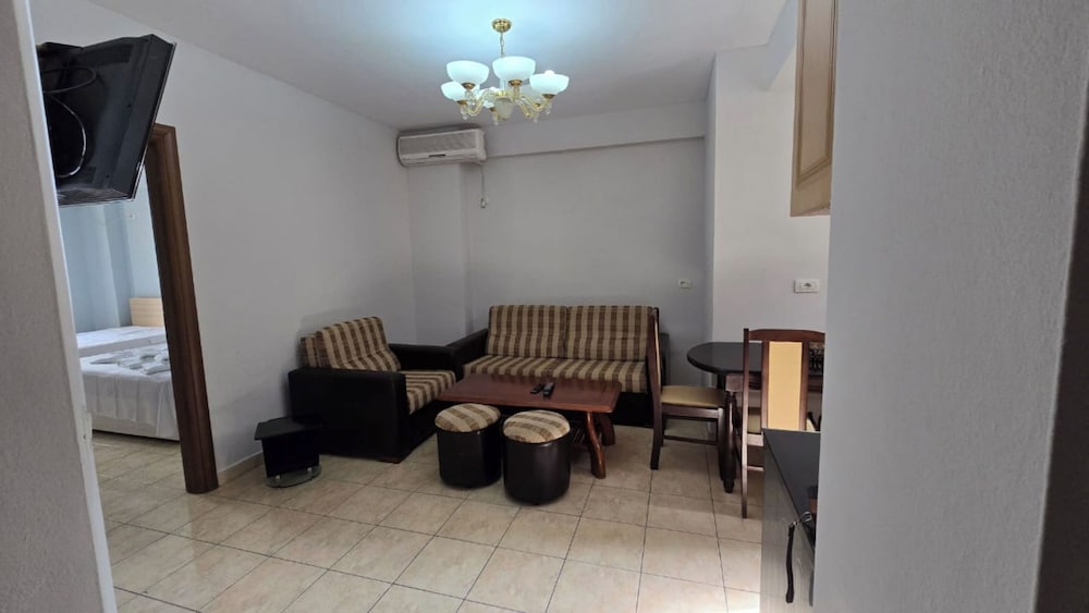 Tirent Apartment - Cozy Bedrooms Stay by Golem Beach.