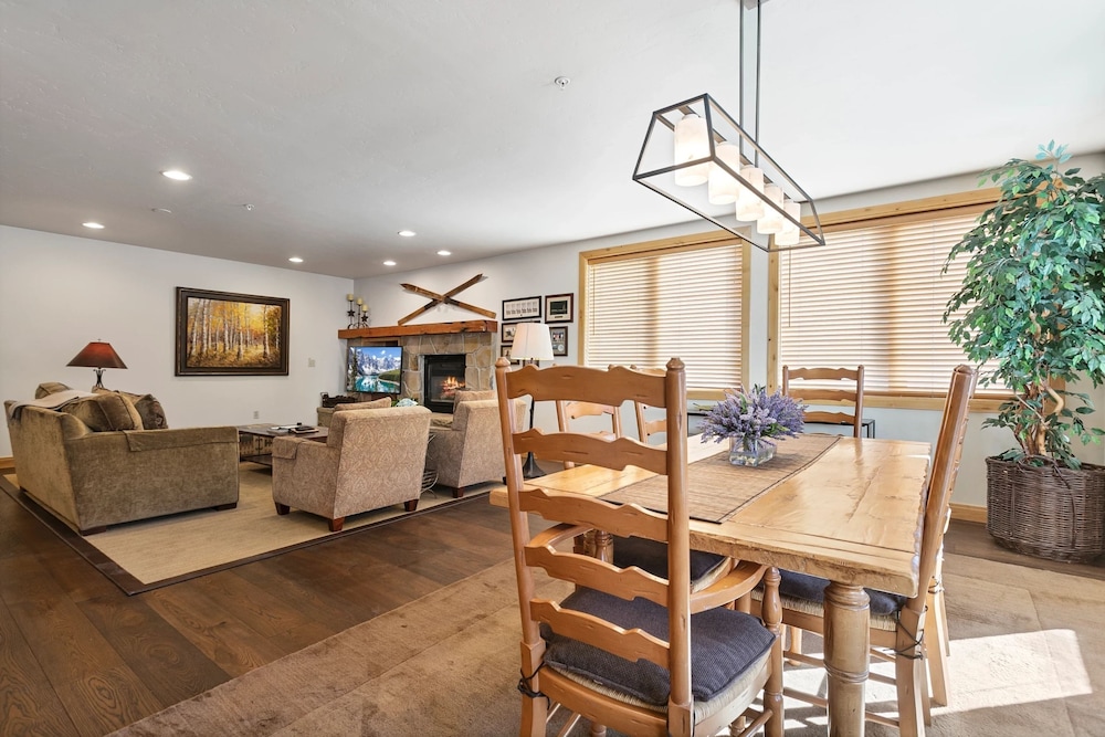 Trail's End Lodge at Deer Valley Resort - Two Bedroom Residence with Spa #201 2 Condo