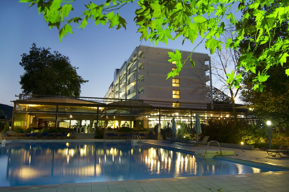 Cronwell Platamon Resort