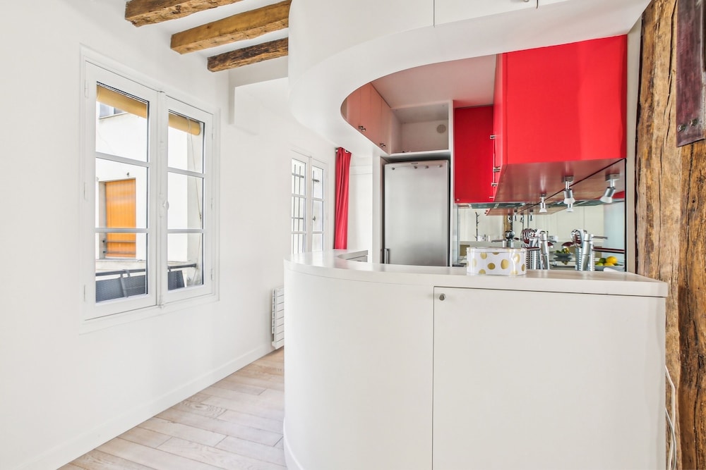 Spacious 1BR in the Heart of Paris