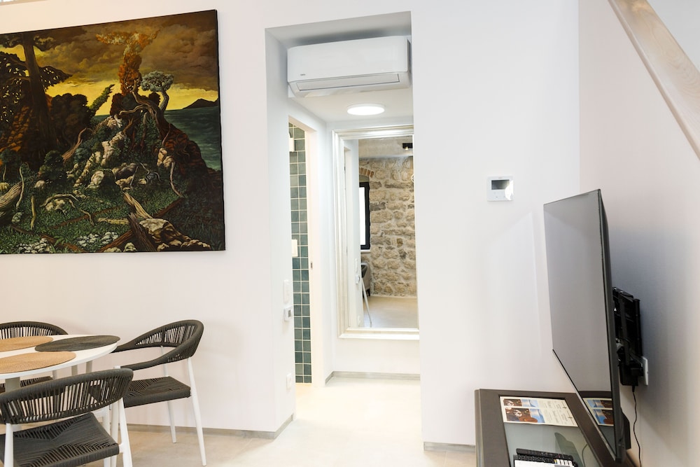 Galathea House