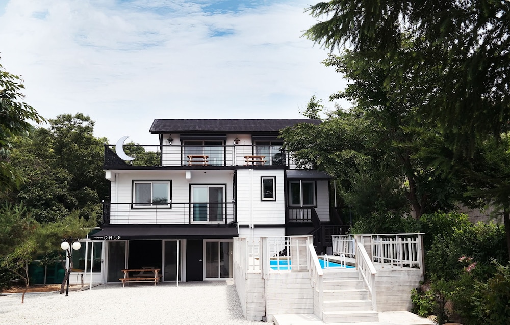 Hotel Pension Dal - Image 1