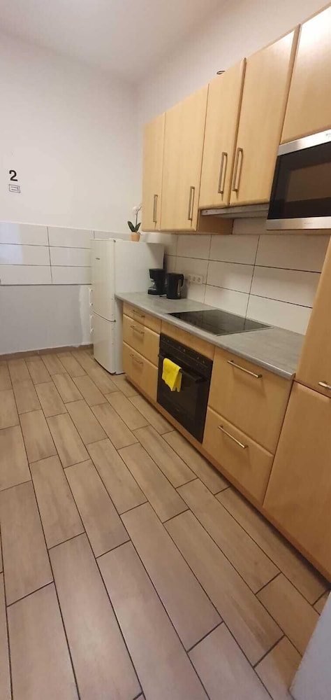 Affordable 2BR Stay 15 Min Enkplatz