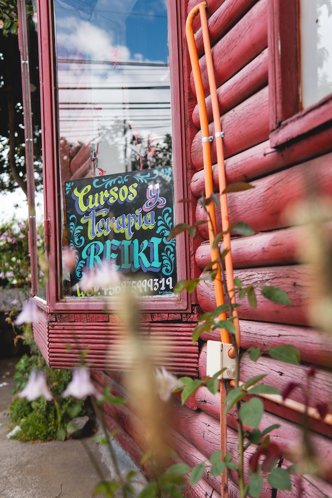 Hostal Cuatro Estaciones - Hostel