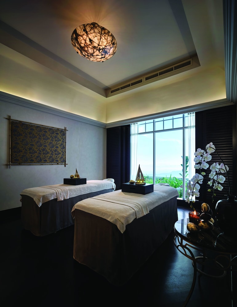 Eastern & Oriental Hotel 61