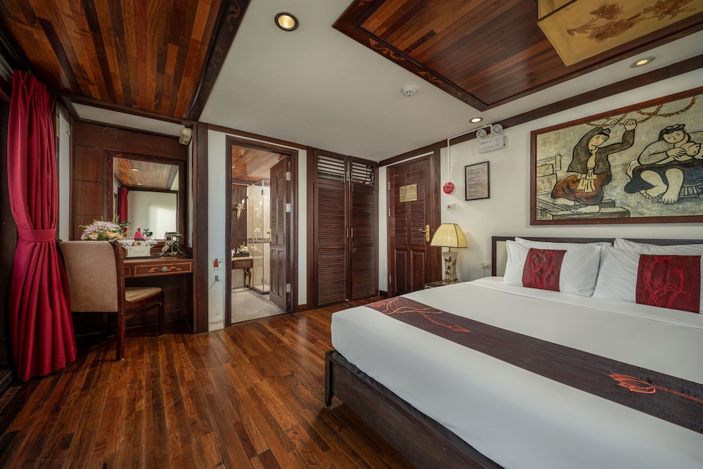 Indochina Sails Ha Long Bay view 4