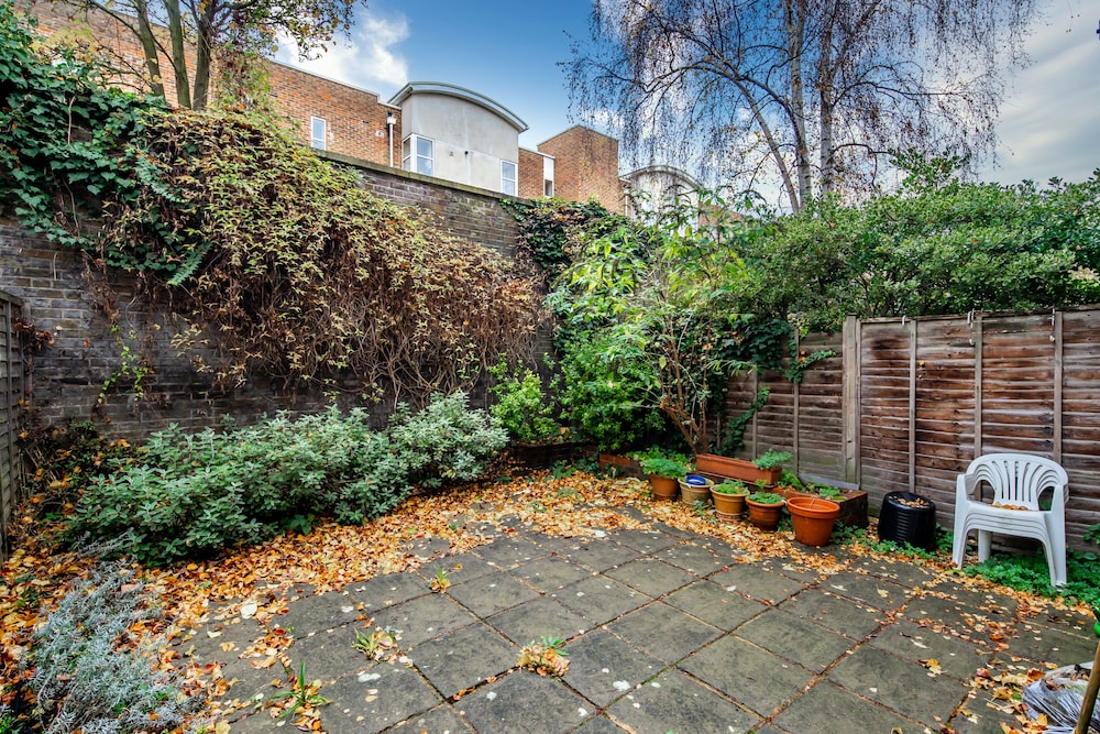 outdoor bbq area