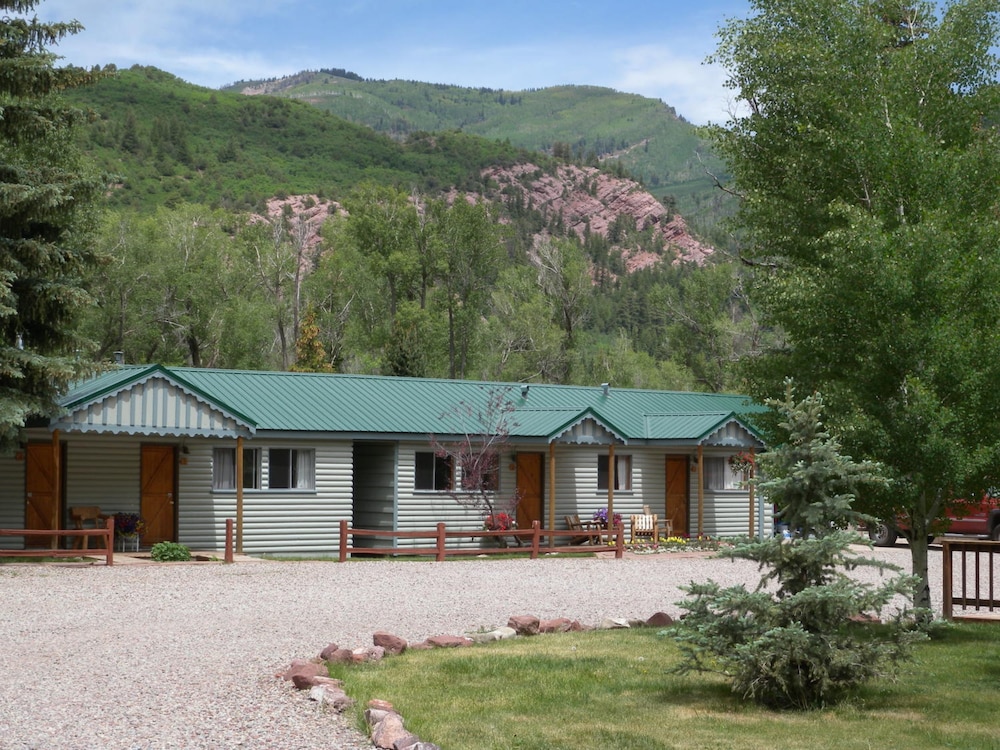 Redstone Cliffs Lodge