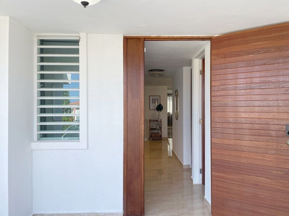 4 Bedroom Family Reserve w/ Pool 4 Home by Redawning view 2