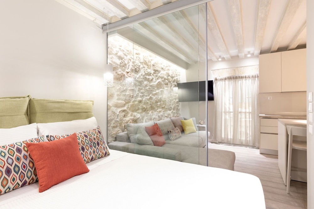 Petite Town Hall Apartment by Konnect, Old Corfu Town
