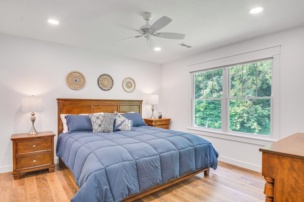 Newly Built Home Near Morrison Rockwood State Park view 2