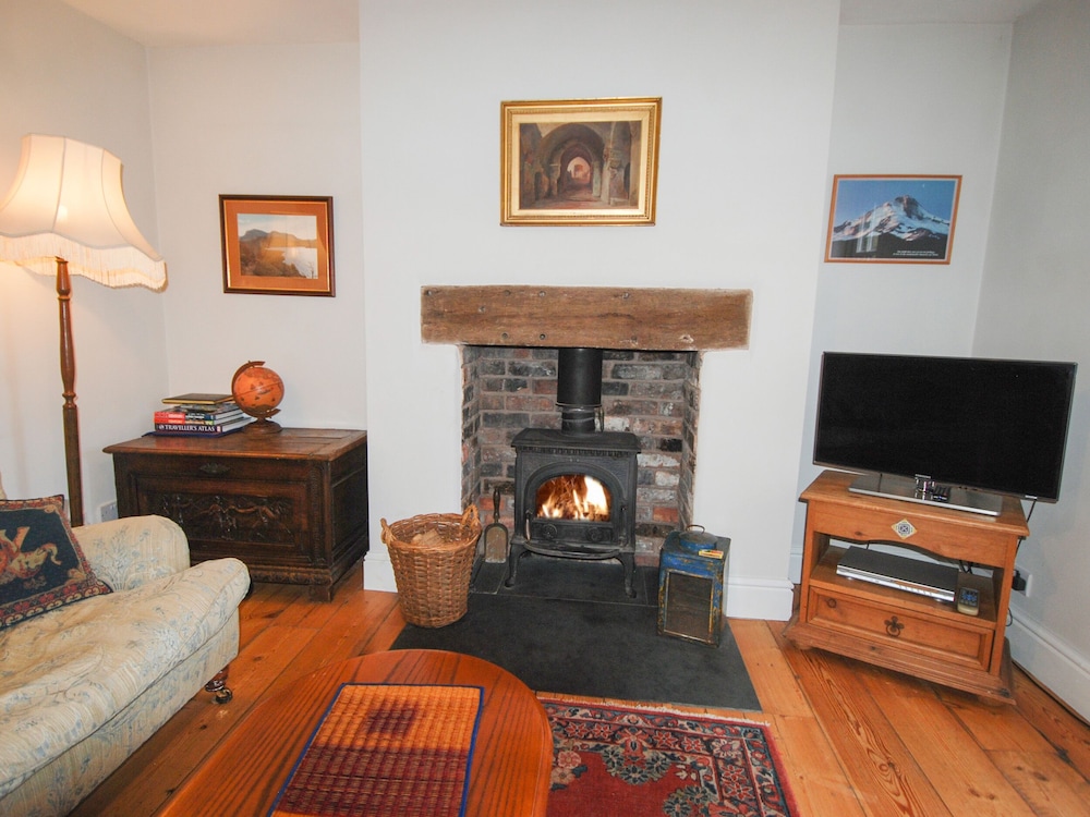 2 Ashby Place