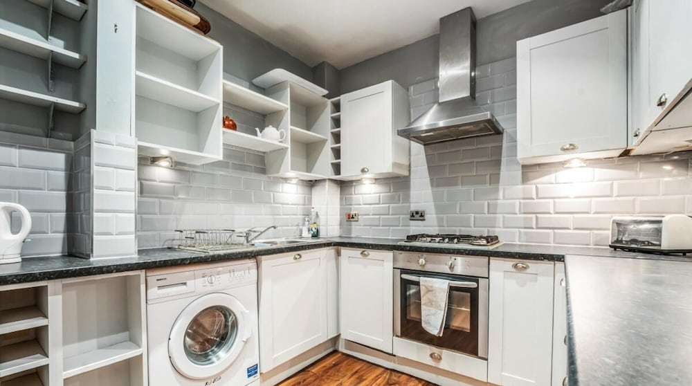 Stunning Artistic Hideout Perfect for Family view 3