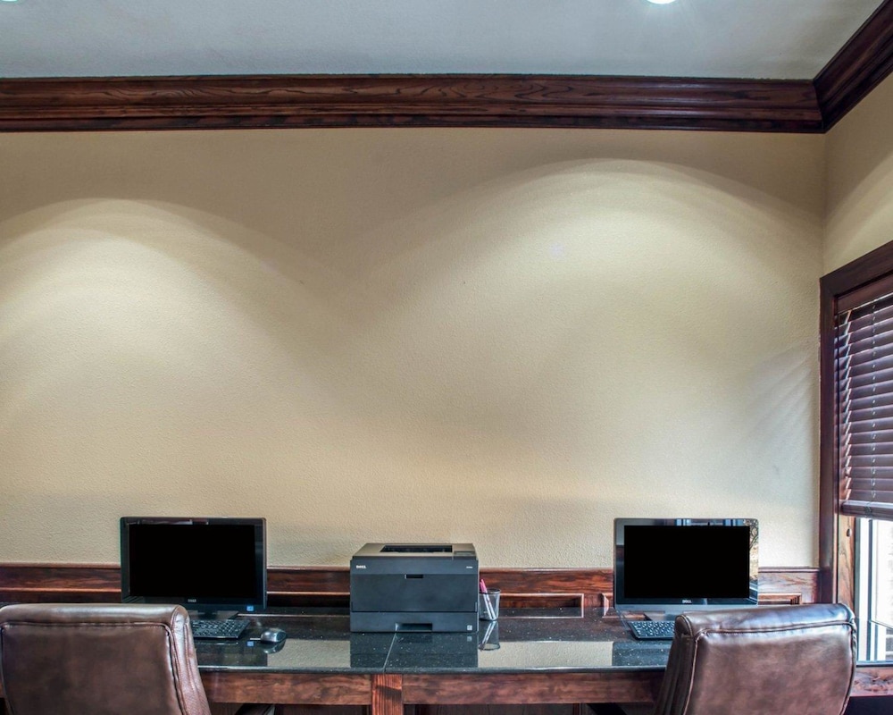 Columbia Vacations - Comfort Suites Columbia - University Area - Property Image 14